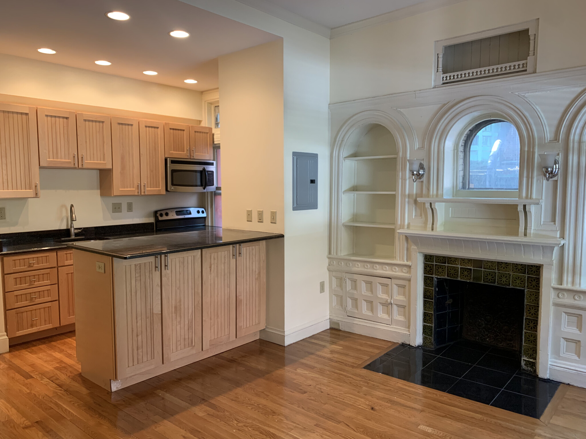 1 bed, 1 bath apartment for rent at 195 Commonwealth Ave Unit 1D, Back Bay