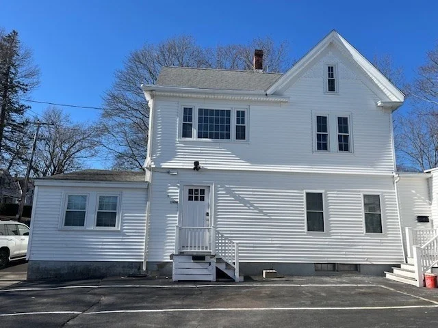 3 bed, 1 bath apartment for rent at 195 Court St Unit 2, Plymouth — photo 1 of 34