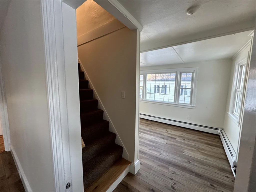 3 bed, 1 bath apartment for rent at 195 Court St Unit 2, Plymouth — photo 8 of 34