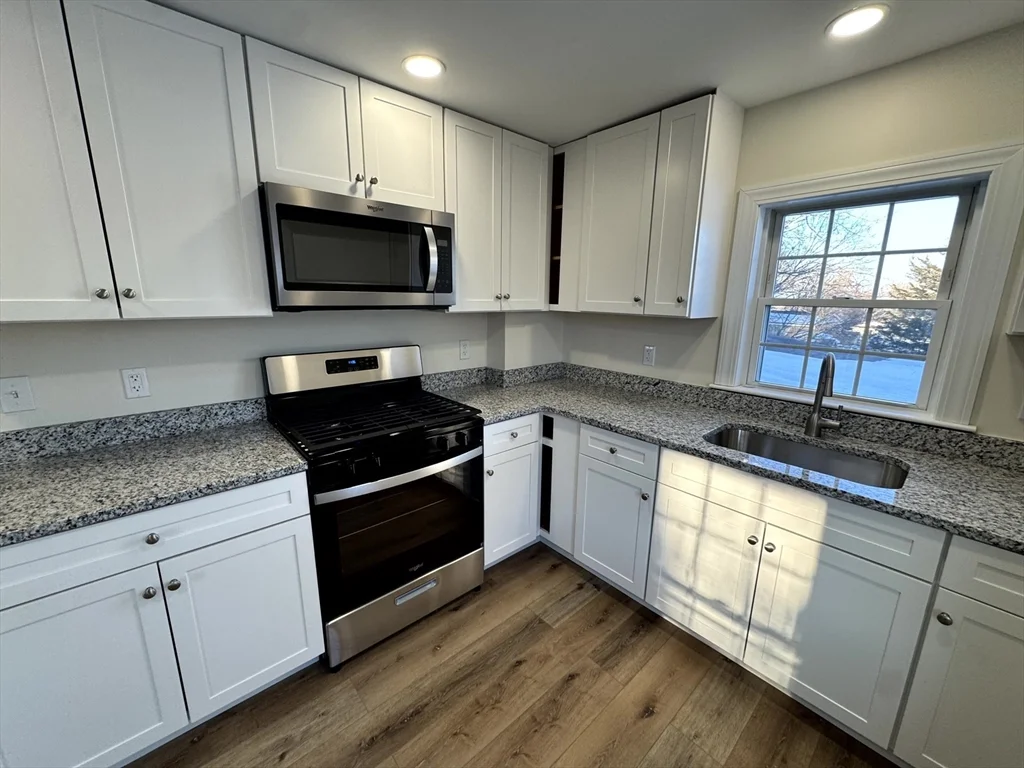 3 bed, 1 bath apartment for rent at 195 Court St Unit 2, Plymouth — photo 12 of 34