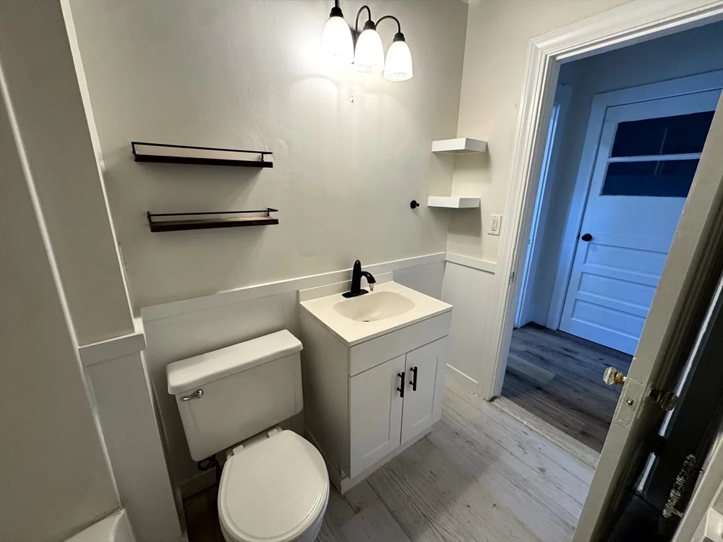 3 bed, 1 bath apartment for rent at 195 Court St Unit 2, Plymouth — photo 26 of 34