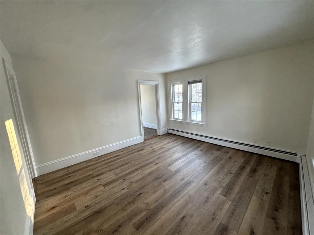 3 bed, 1 bath apartment for rent at 195 Court St Unit 2, Plymouth — photo 6 of 34