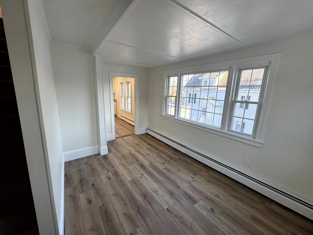 3 bed, 1 bath apartment for rent at 195 Court St Unit 2, Plymouth — photo 9 of 34
