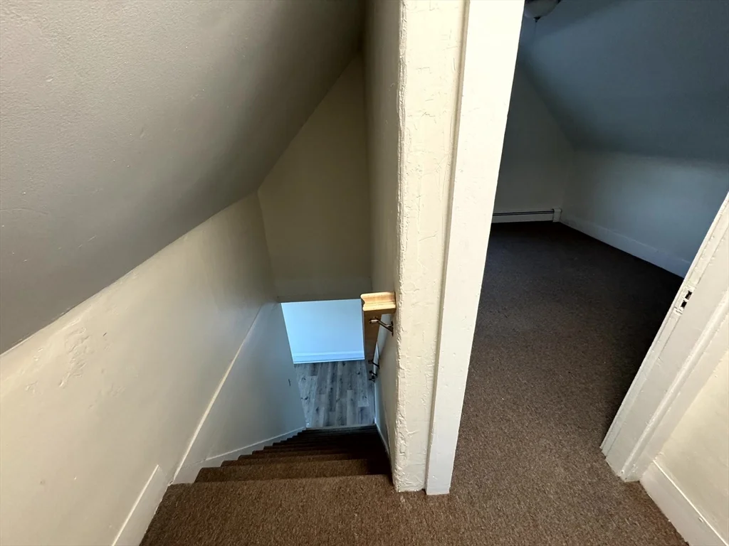 3 bed, 1 bath apartment for rent at 195 Court St Unit 2, Plymouth — photo 25 of 34
