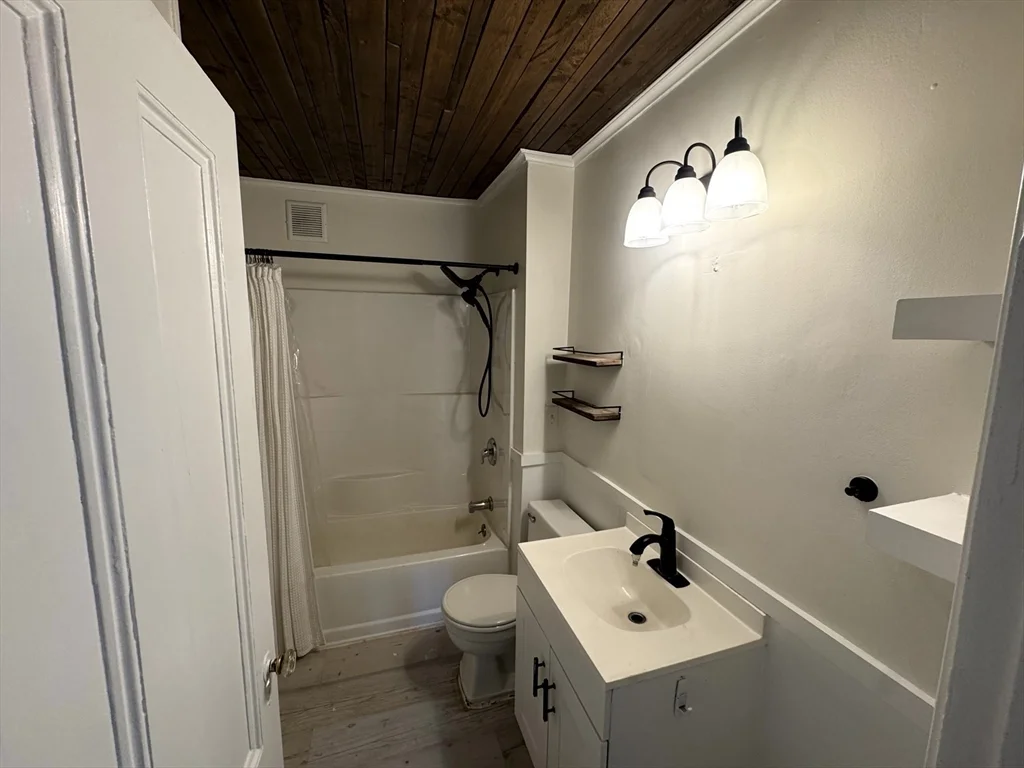 3 bed, 1 bath apartment for rent at 195 Court St Unit 2, Plymouth — photo 27 of 34