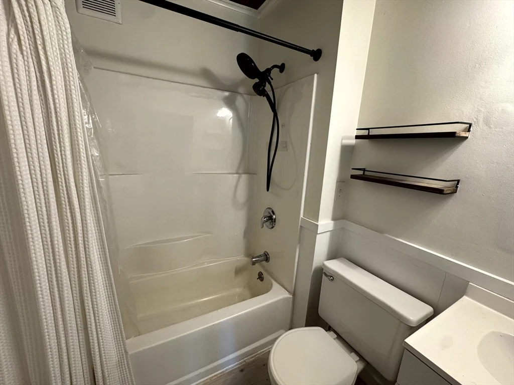 3 bed, 1 bath apartment for rent at 195 Court St Unit 2, Plymouth — photo 28 of 34