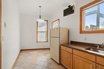 1 bed, 1 bath apartment for rent at 195 Dorchester St Unit 1, South Boston — photo 2 of 11
