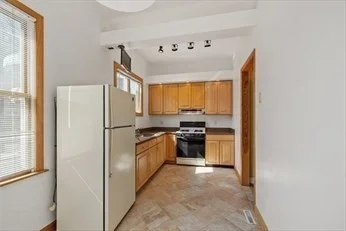 1 bed, 1 bath apartment for rent at 195 Dorchester St Unit 1, South Boston — photo 3 of 11