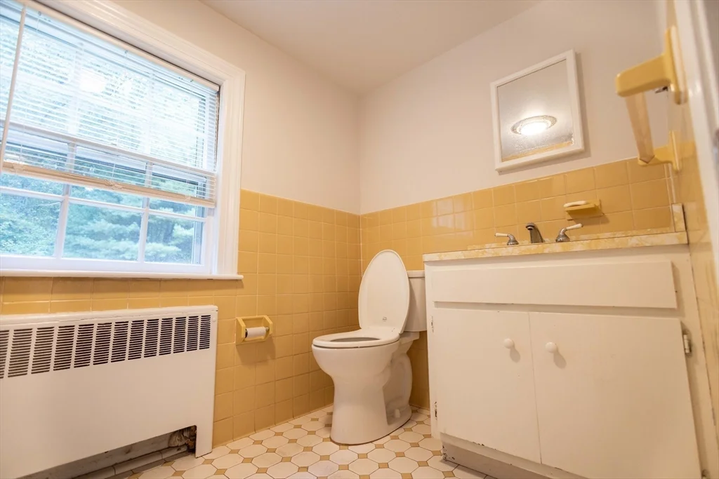 4 bed, 1 bath apartment for rent at 195 Dover Rd, Westwood — photo 25 of 38