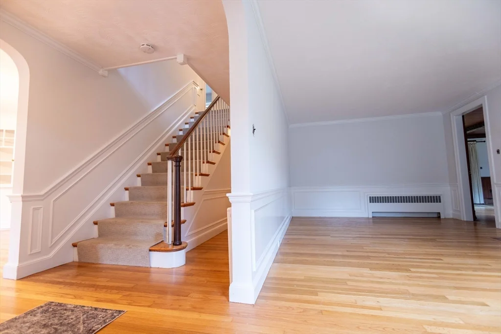 4 bed, 1 bath apartment for rent at 195 Dover Rd, Westwood — photo 12 of 38
