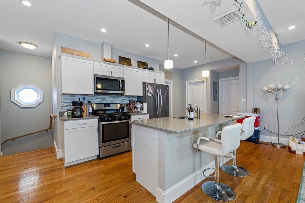 4 bed, 1.5 bath apartment for rent at 195 East Cottage St Unit 2, Dorchester — photo 23 of 25