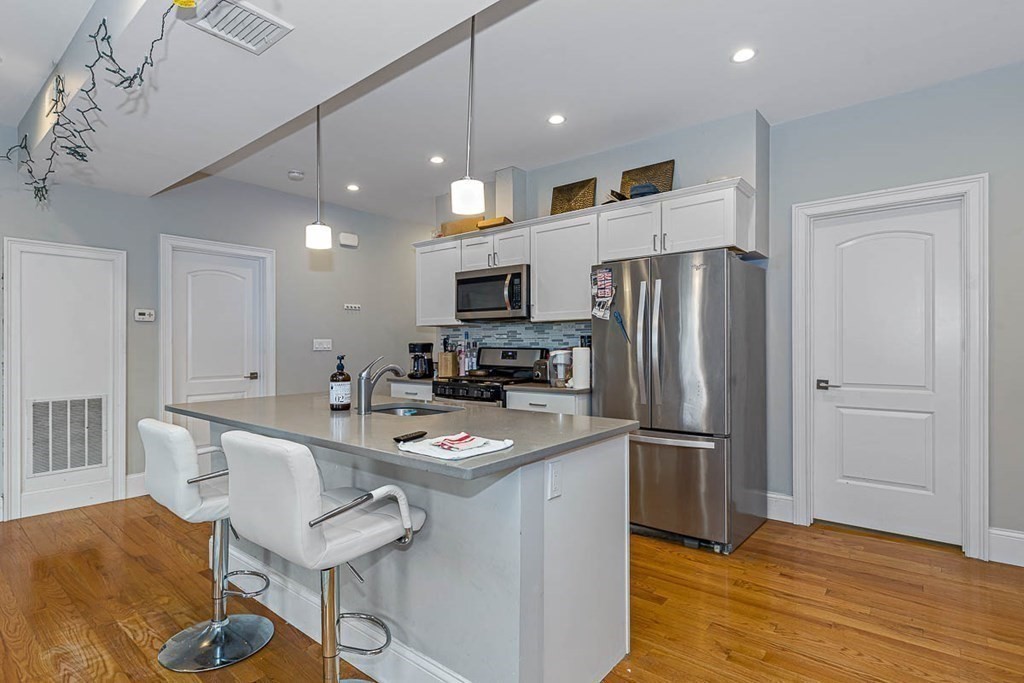 4 bed, 1.5 bath apartment for rent at 195 East Cottage St Unit 2, Dorchester — photo 1 of 25