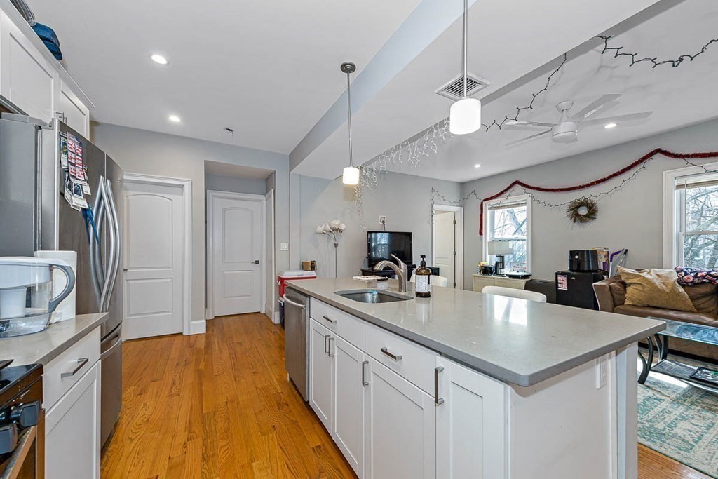 4 bed, 1.5 bath apartment for rent at 195 East Cottage St Unit 2, Dorchester — photo 24 of 25