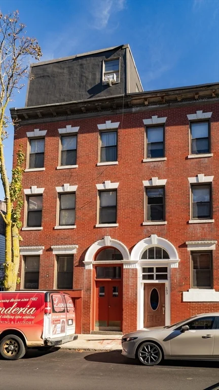 3 bed, 2 bath apartment for rent at 195 Endicott St Unit 3, North End — photo 2 of 25