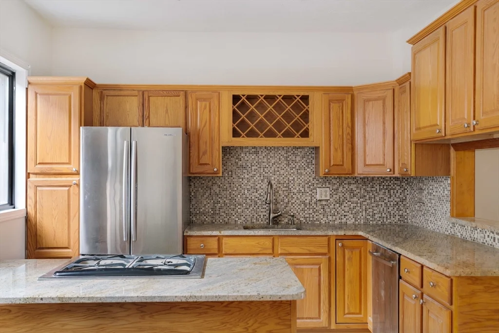 3 bed, 2 bath apartment for rent at 195 Endicott St Unit 3, North End