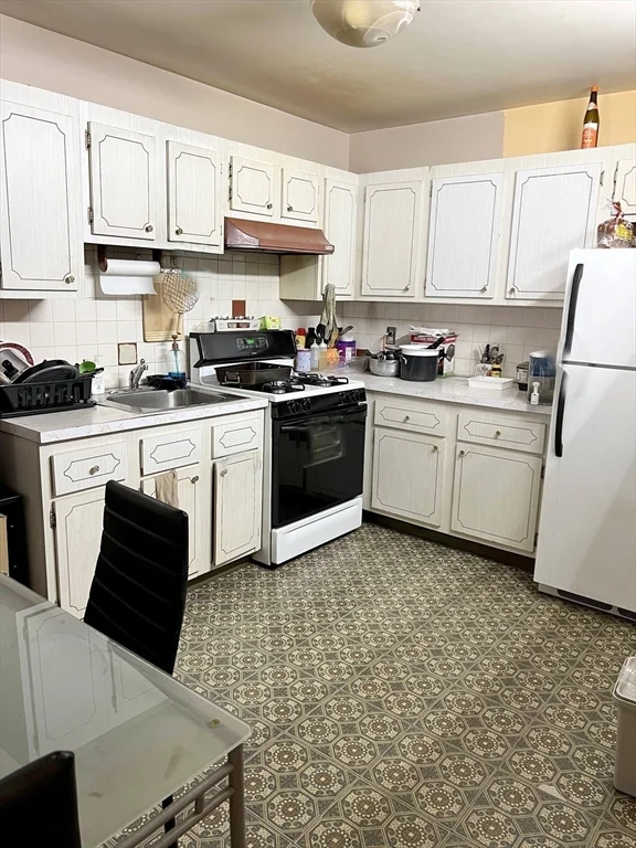 1 bed, 1 bath apartment for rent at 195 Independence Ave Unit 135, Quincy — photo 5 of 14
