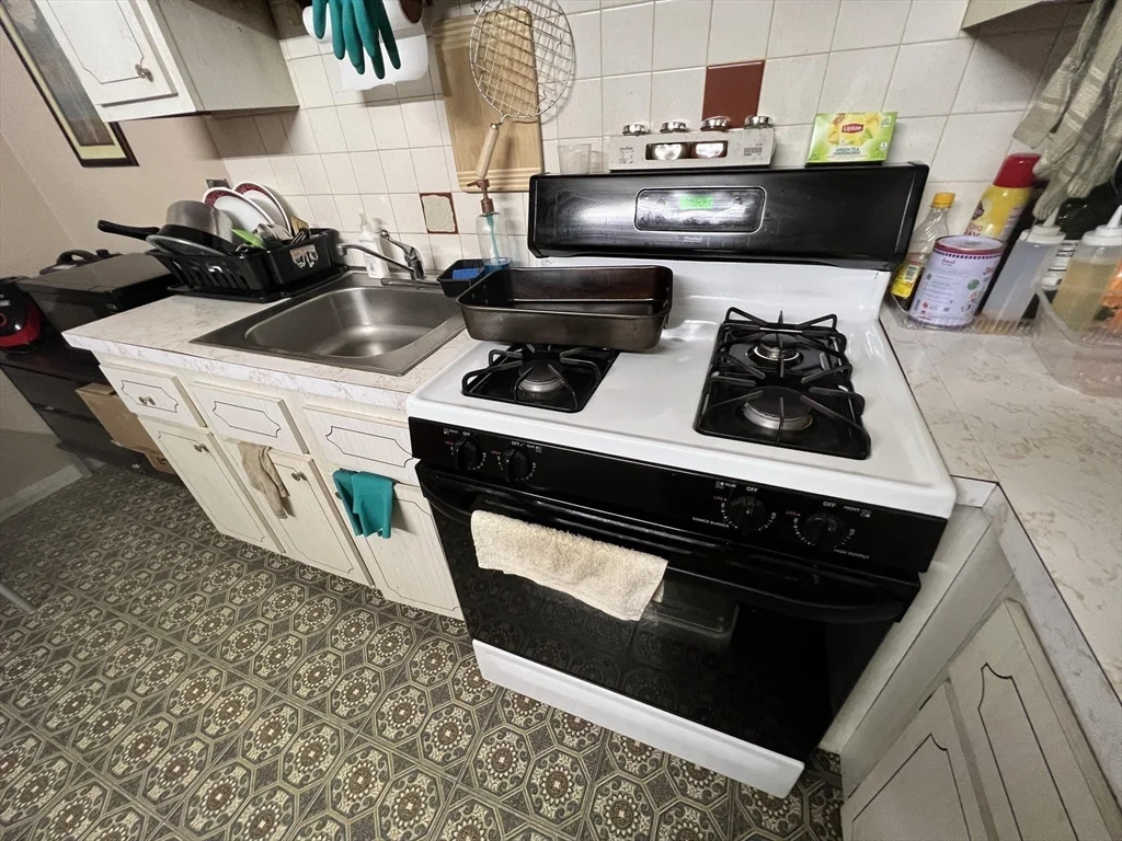 1 bed, 1 bath apartment for rent at 195 Independence Ave Unit 135, Quincy — photo 6 of 14