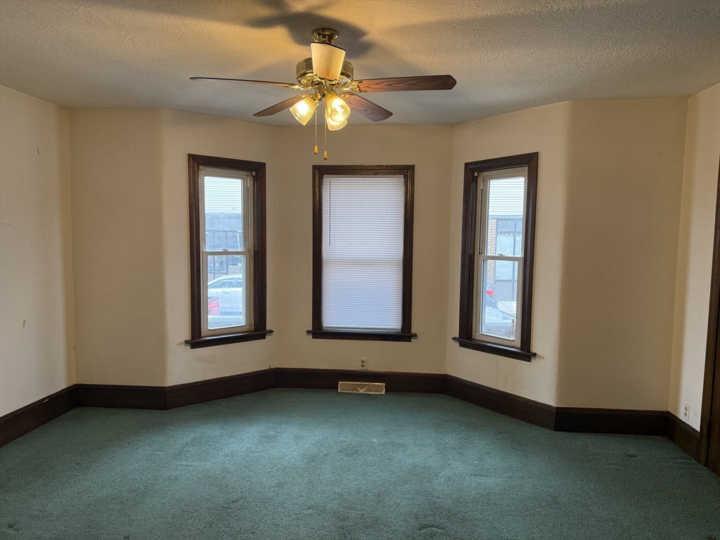 3 bed, 1 bath apartment for rent at 195 Millbury St Unit 1, Worcester — photo 14 of 15