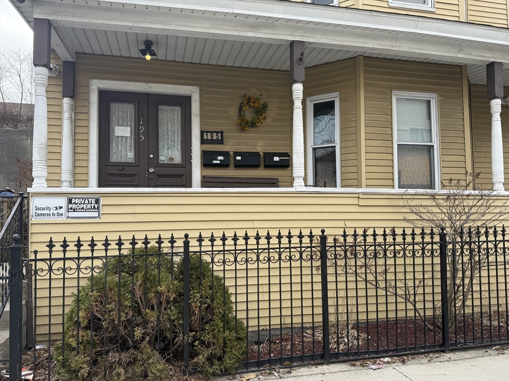 3 bed, 1 bath apartment for rent at 195 Millbury St Unit 1, Worcester — photo 3 of 15
