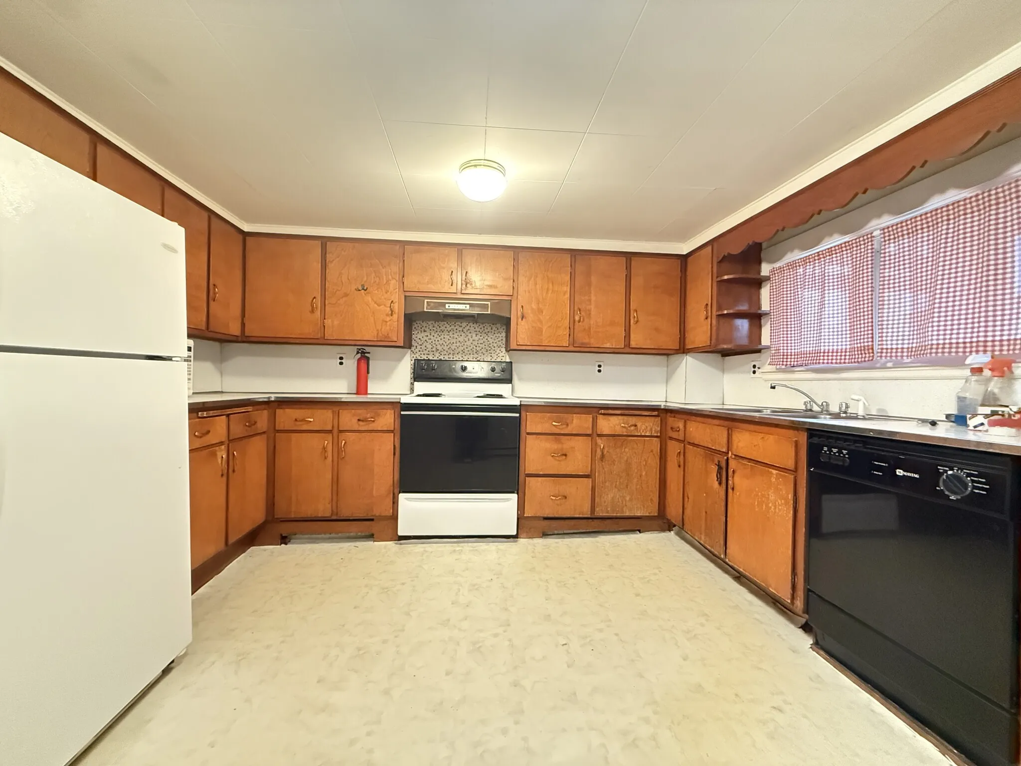 2 bed, 1 bath apartment for rent at 195 Mount Auburn St Unit 1, West Cambridge — photo 2 of 6