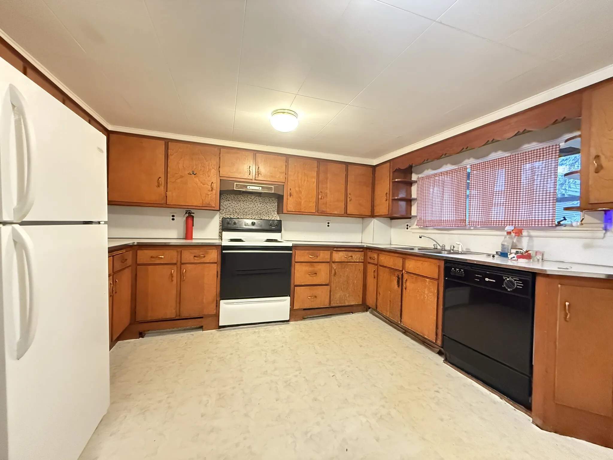 2 bed, 1 bath apartment for rent at 195 Mount Auburn St Unit 1, West Cambridge