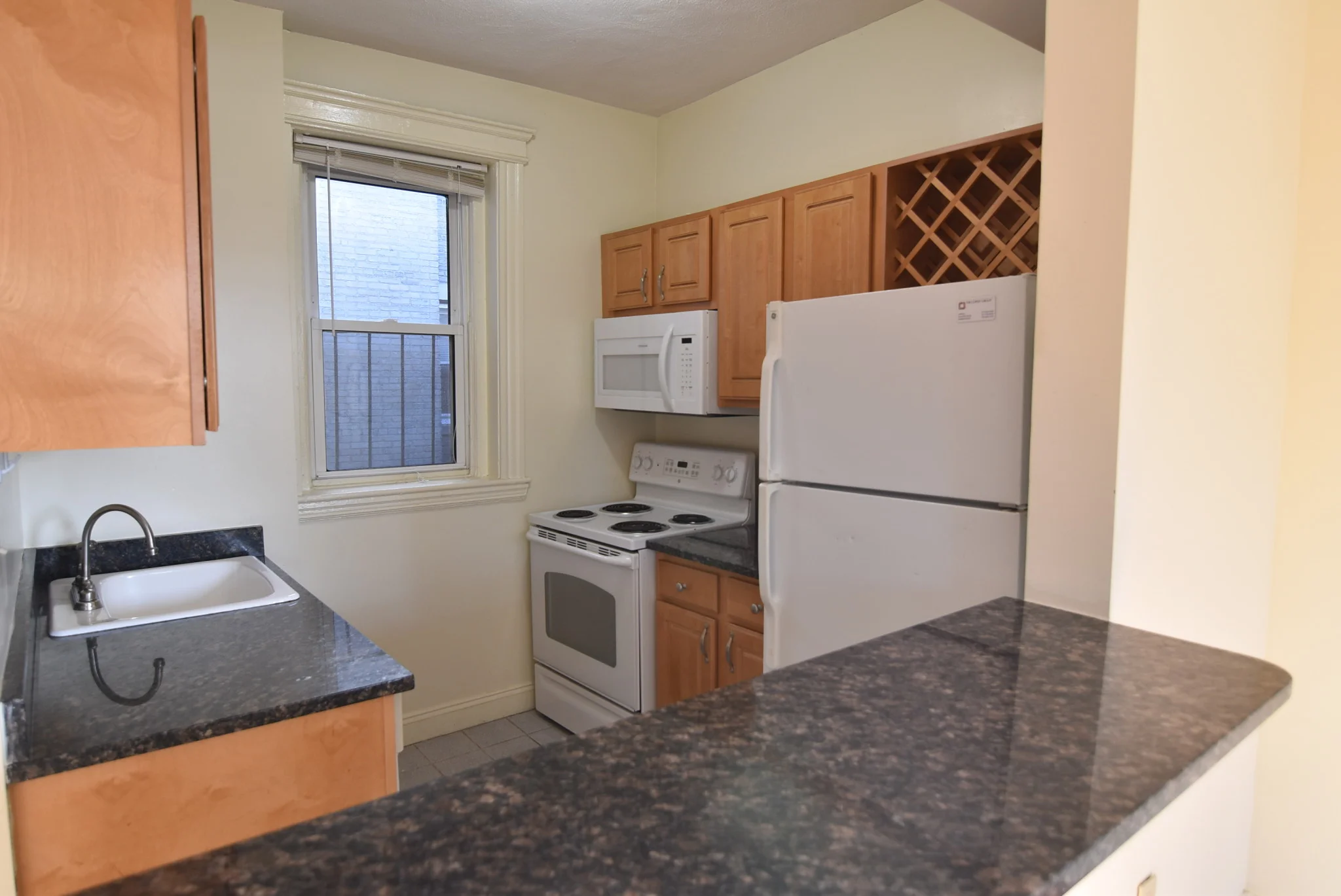1 bed, 1 bath apartment for rent at 195 Park Dr Unit 21, Fenway — photo 6 of 12