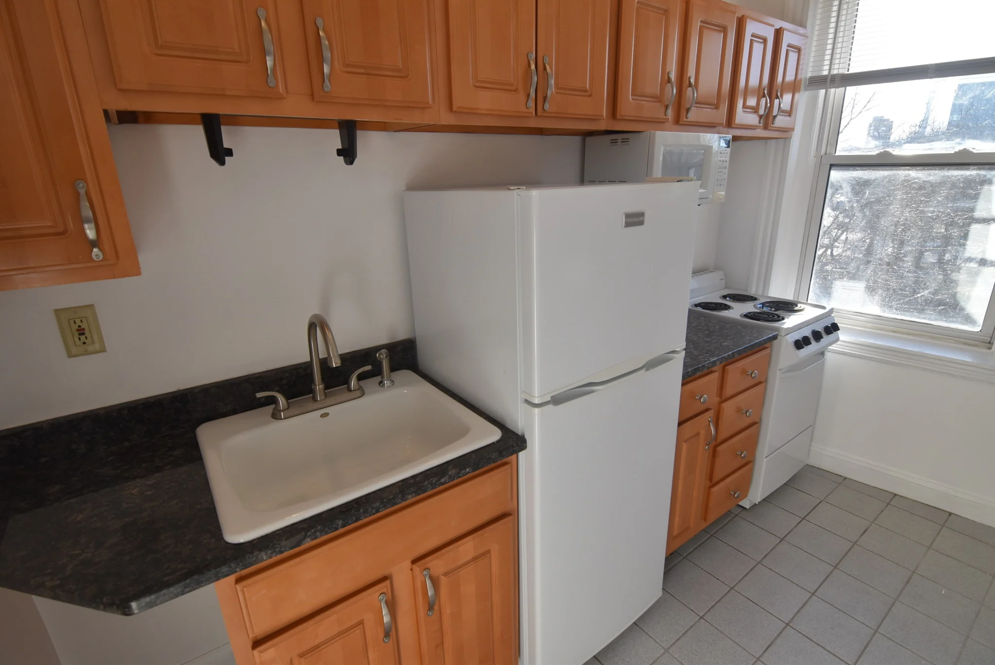 Studio bed, 1 bath apartment for rent at 195 Park Dr Unit 42, Fenway — photo 7 of 13