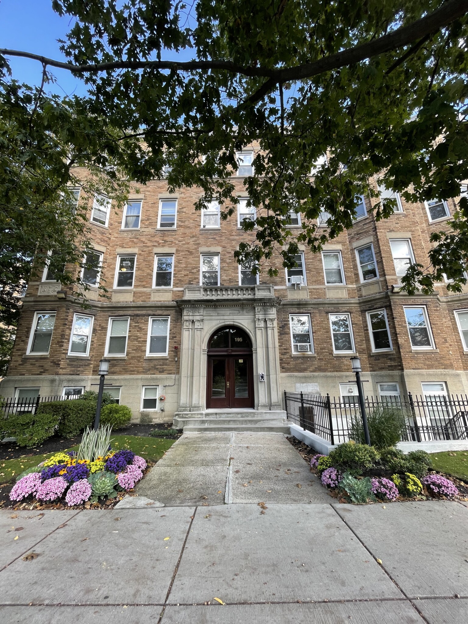 Studio bed, 1 bath apartment for rent at 195 Park Dr Unit 45, Fenway