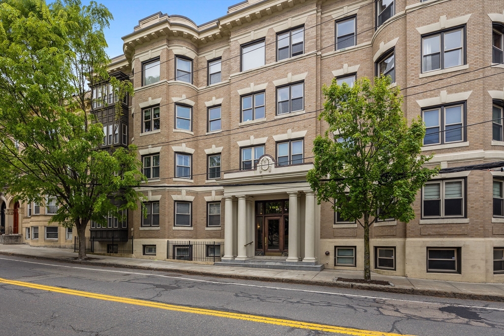 2 bed, 1 bath apartment for rent at 195 Saint Paul St Unit 1G, Brookline — photo 3 of 21