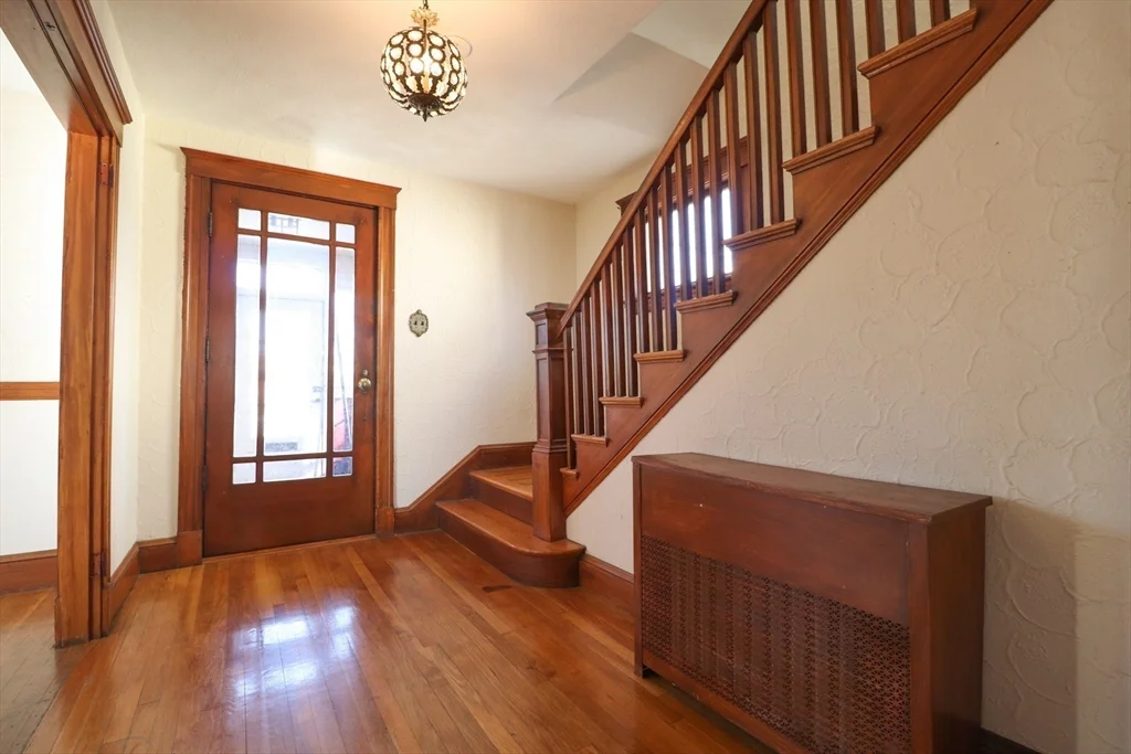 3 bed, 2 bath apartment for rent at 195 Sea St, Merrymount — photo 10 of 28