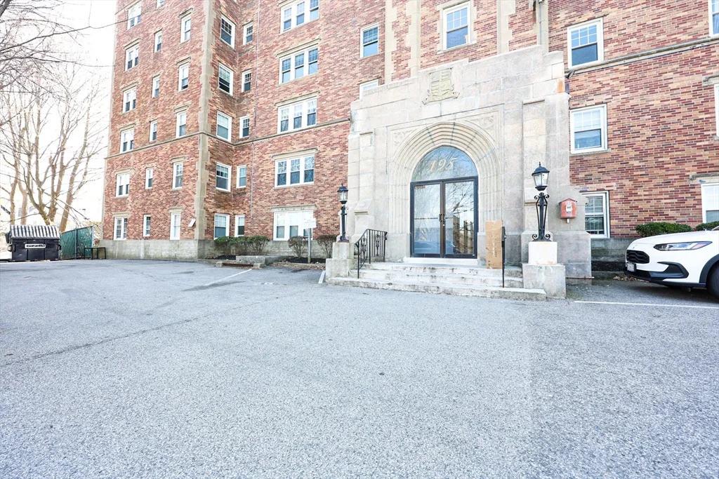 Studio bed, 1 bath apartment for rent at 195 Thomas Burgin Pkwy Unit 407, Quincy — photo 18 of 22