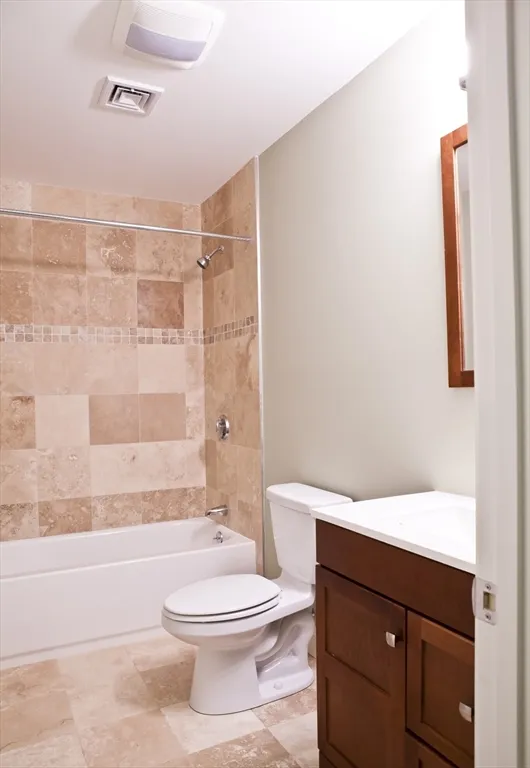 4 bed, 2 bath apartment for rent at 195 W Third Unit 4, South Boston — photo 14 of 16