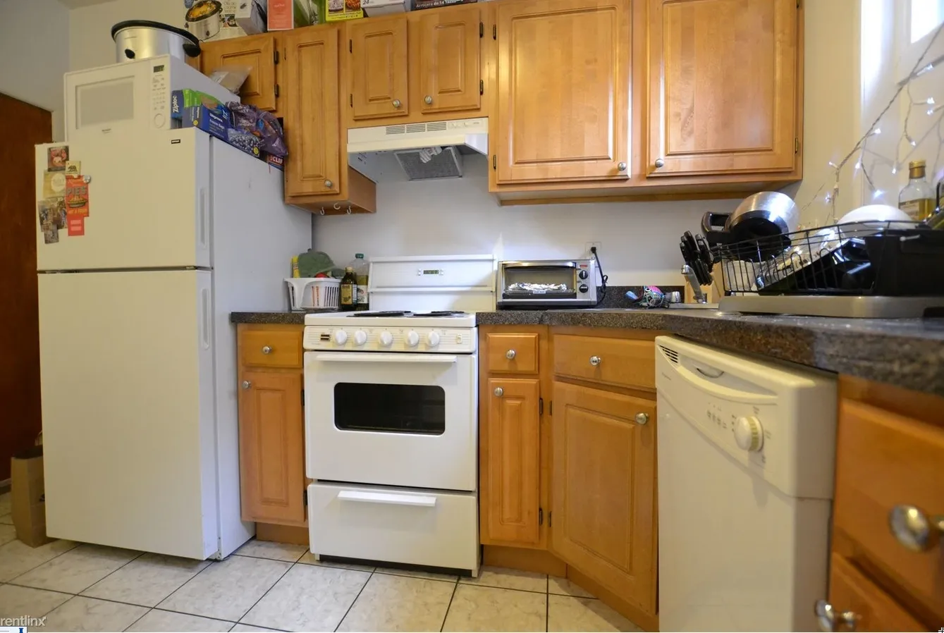 2 bed, 1.5 bath apartment for rent at 1950 Beacon St Unit 1, Brighton — photo 22 of 31