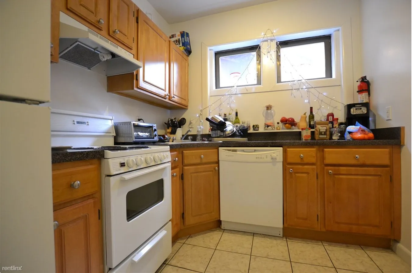 2 bed, 1.5 bath apartment for rent at 1950 Beacon St Unit 1, Brighton — photo 27 of 31