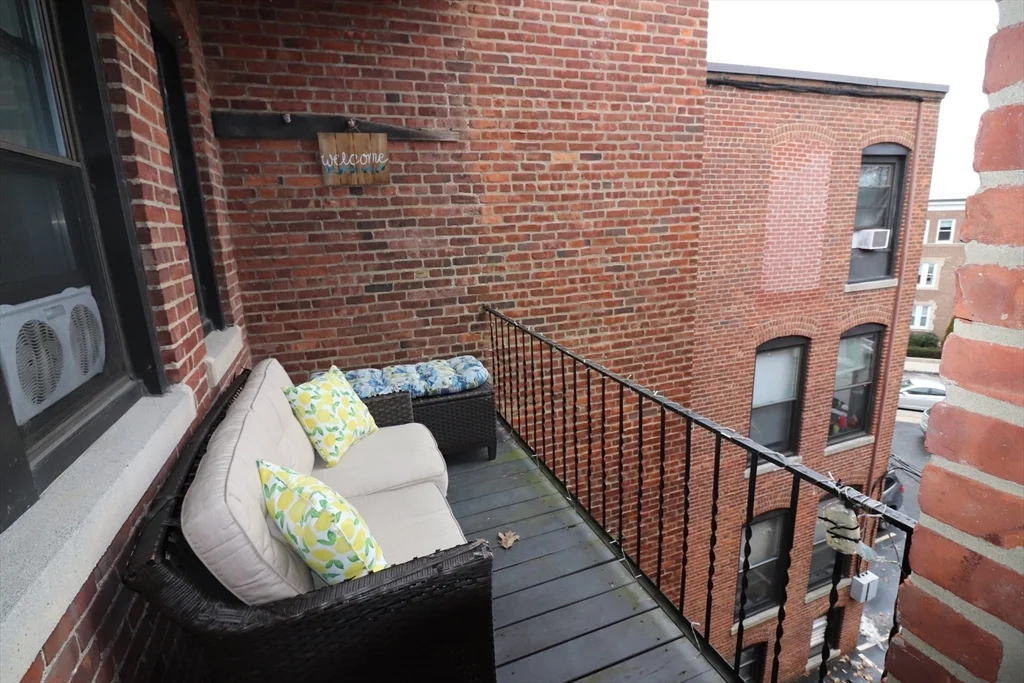 2 bed, 1 bath apartment for rent at 1957 Commonwealth Ave Unit 5, Brighton — photo 5 of 6