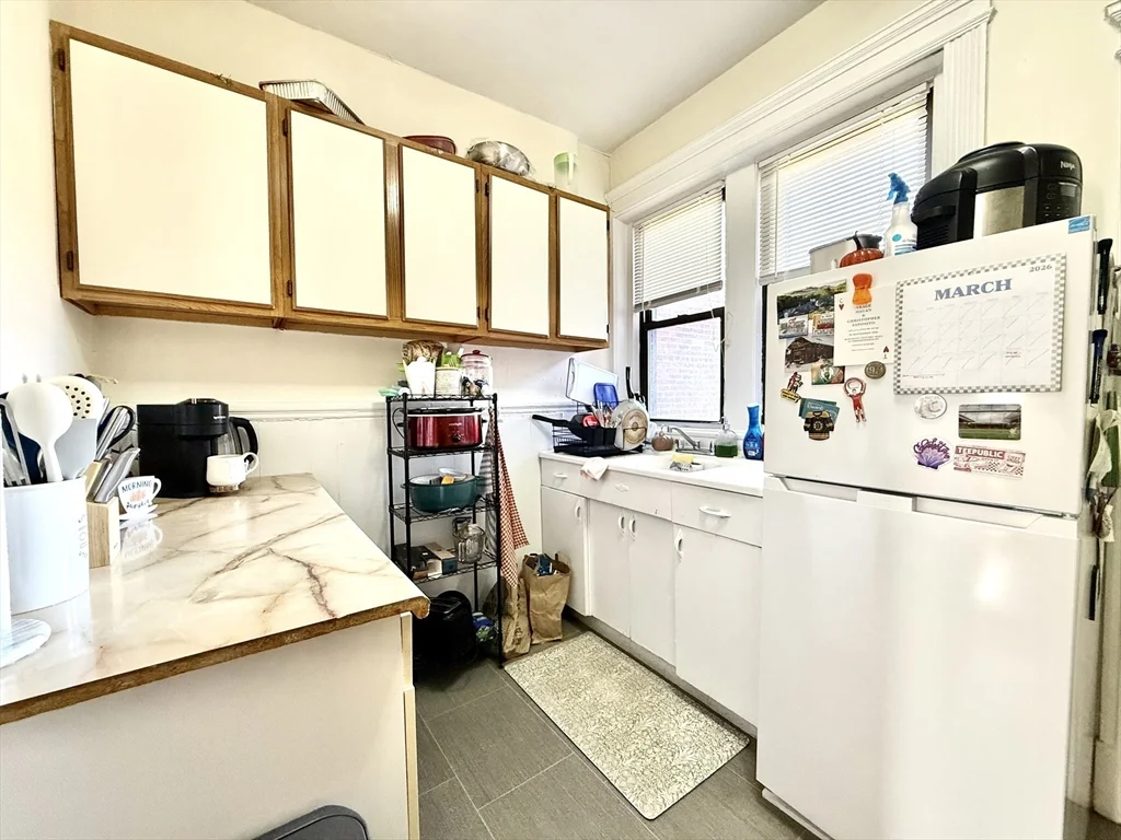 2 bed, 1 bath apartment for rent at 1957 Commonwealth Ave Unit 5, Brighton — photo 4 of 6