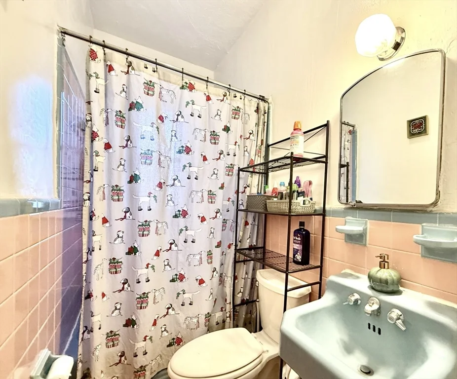 2 bed, 1 bath apartment for rent at 1957 Commonwealth Ave Unit 5, Brighton — photo 4 of 6