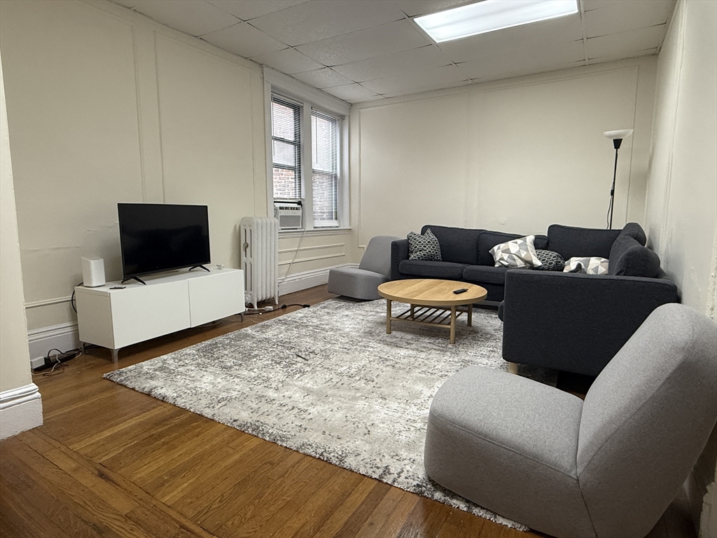 2 bed, 1 bath apartment for rent at 1957 Commonwealth Ave Unit 6, Brighton — photo 1 of 13