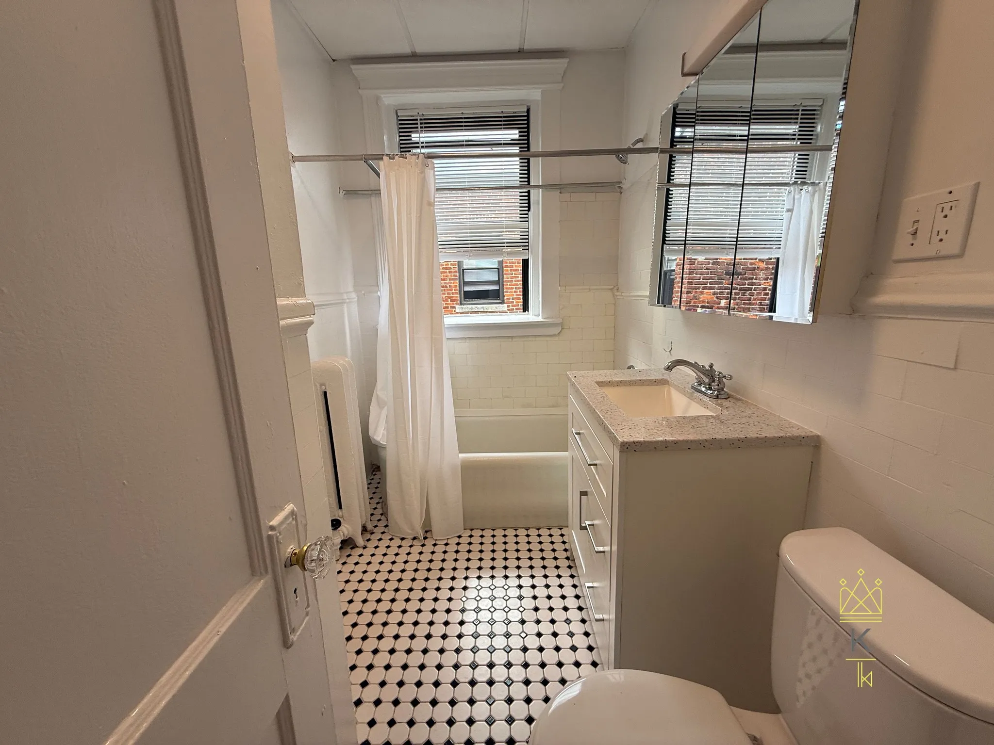 2.5 bed, 1 bath apartment for rent at 1959 Commonwealth Ave Unit 06, Brighton — photo 11 of 14