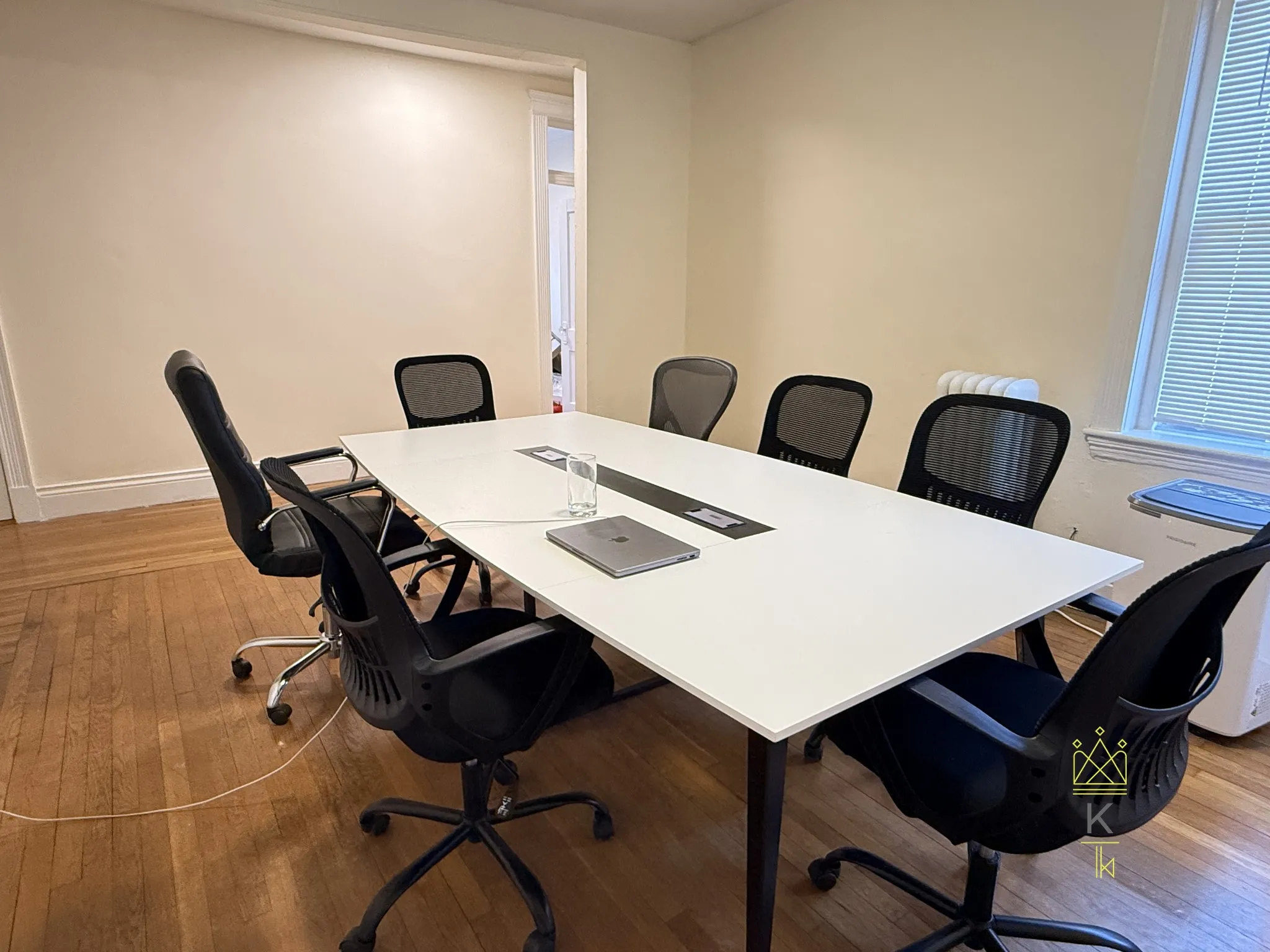 2.5 bed, 1 bath apartment for rent at 1959 Commonwealth Ave Unit 06, Brighton — photo 4 of 11