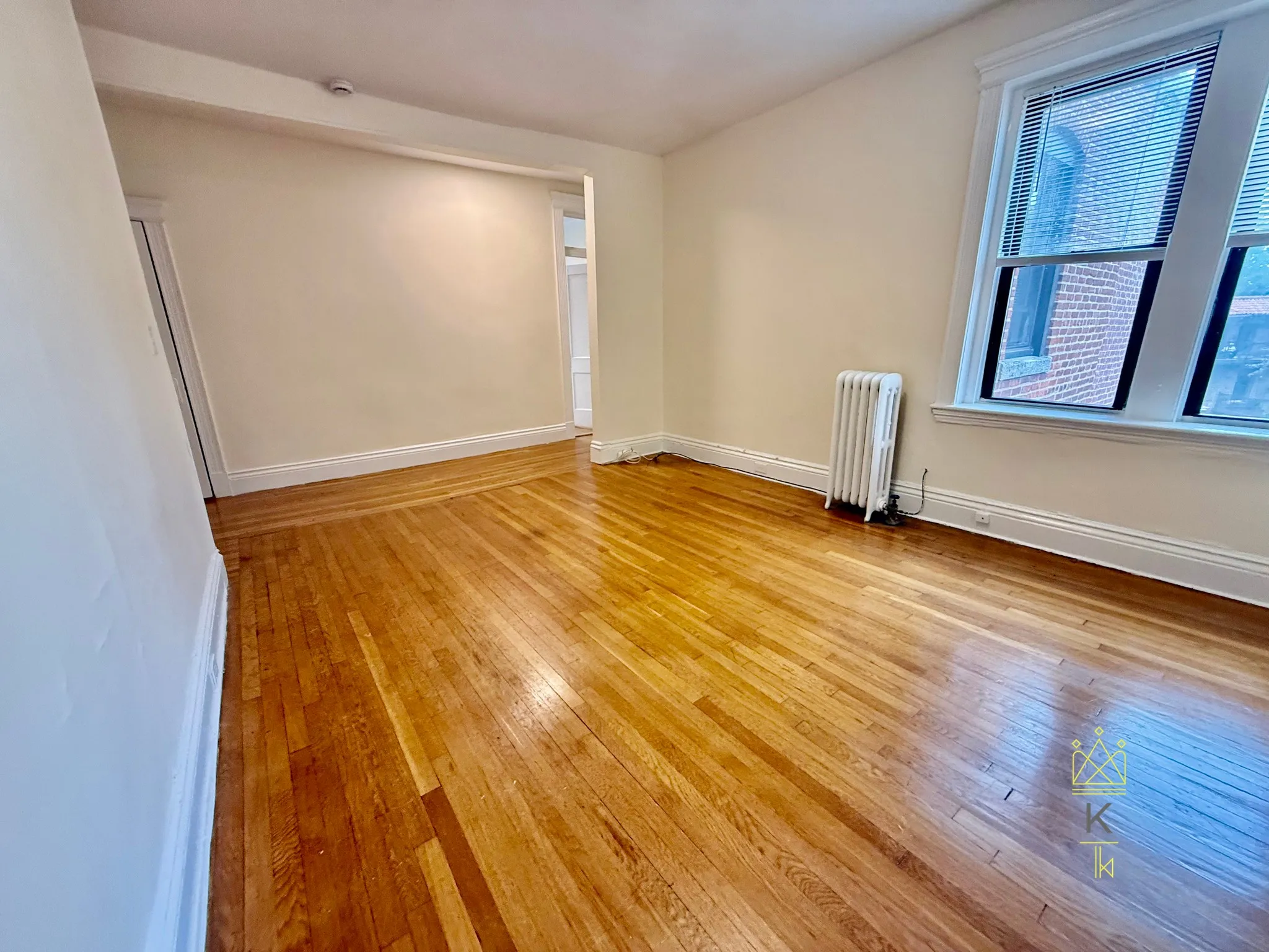 2.5 bed, 1 bath apartment for rent at 1959 Commonwealth Ave Unit 06, Brighton — photo 2 of 14