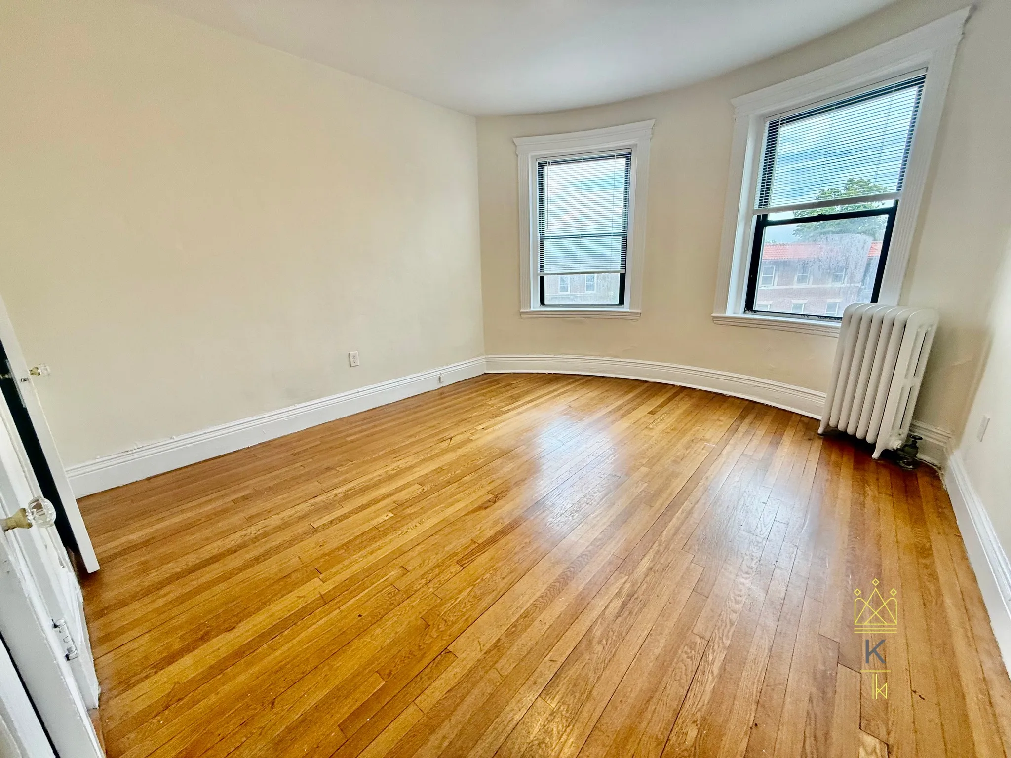 2.5 bed, 1 bath apartment for rent at 1959 Commonwealth Ave Unit 06, Brighton — photo 5 of 14