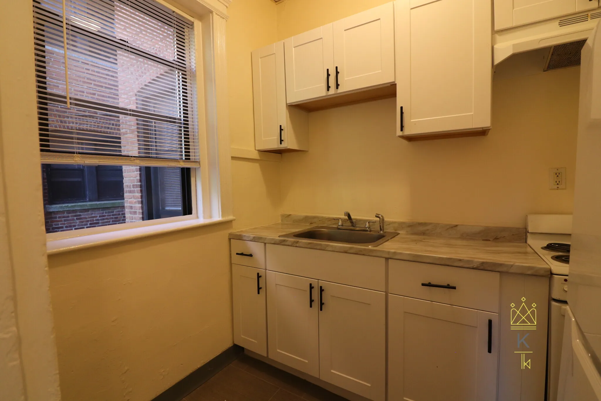 2.5 bed, 1 bath apartment for rent at 1959 Commonwealth Ave Unit 2, Brighton — photo 21 of 25