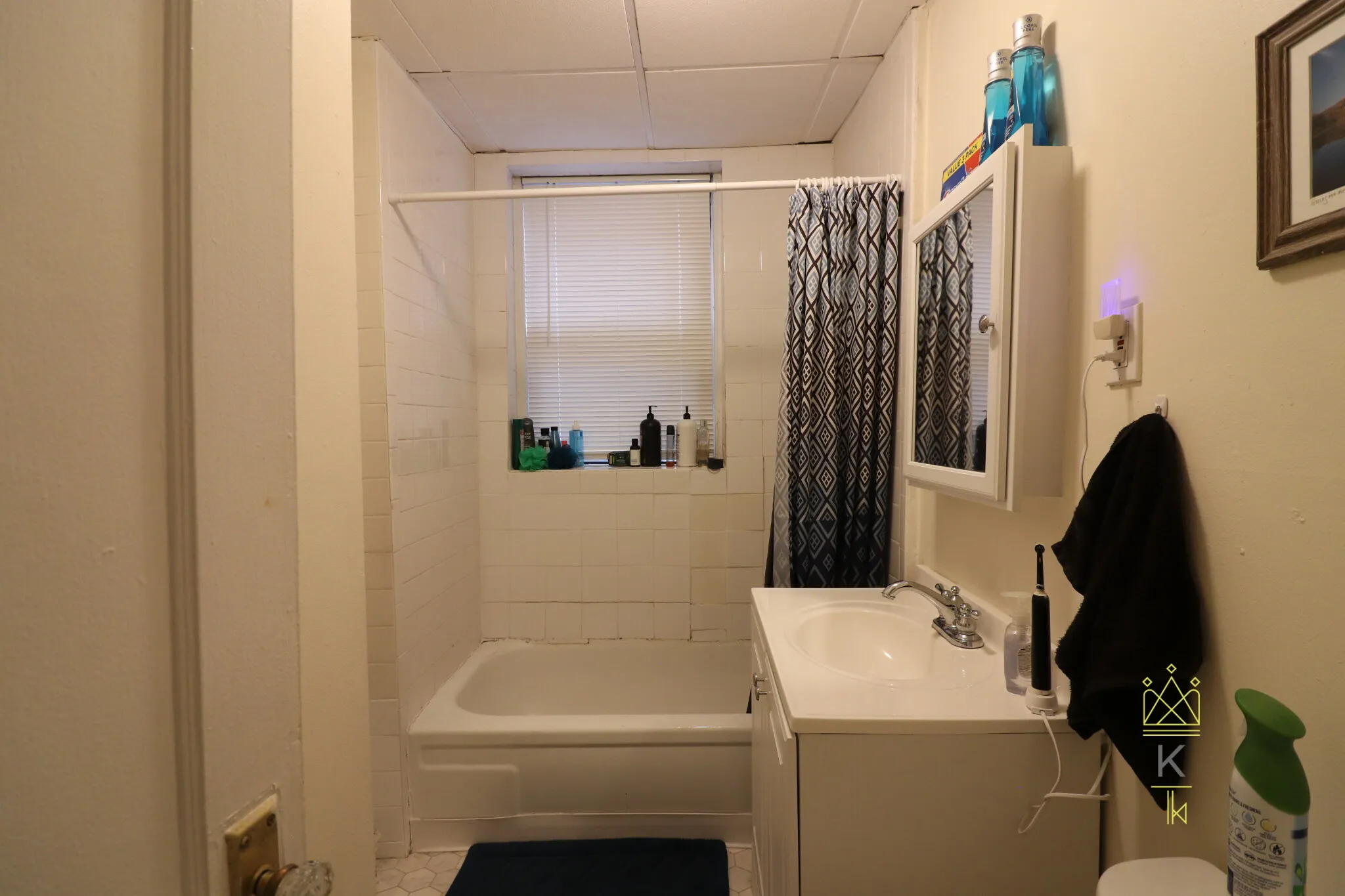 2.5 bed, 1 bath apartment for rent at 1959 Commonwealth Ave Unit 2, Brighton — photo 19 of 34