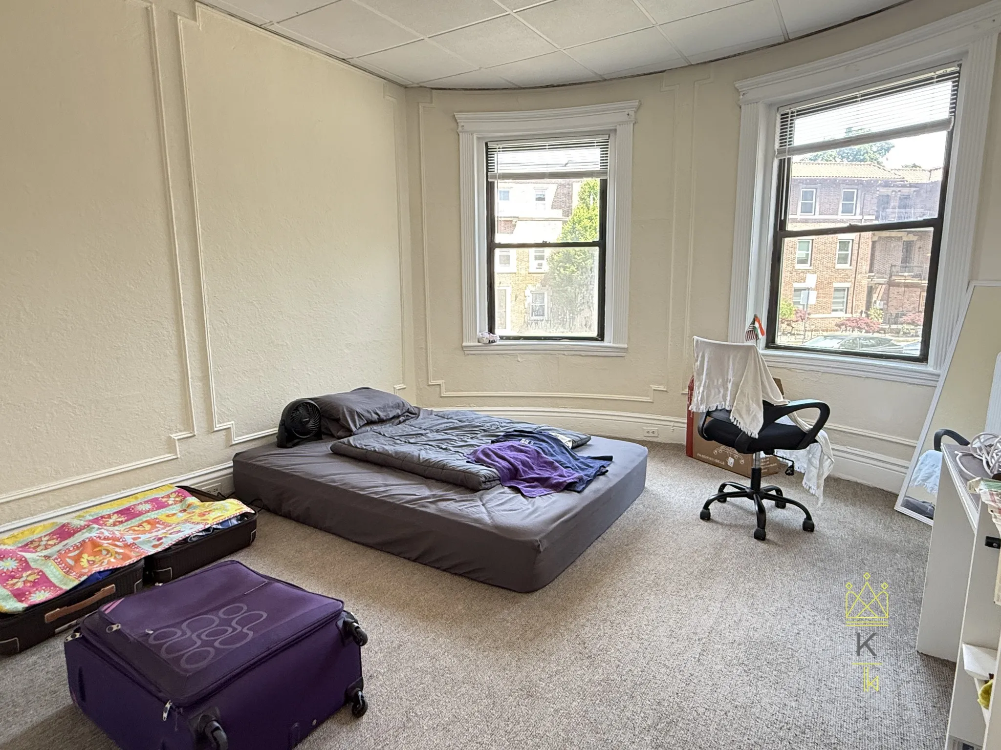 2.5 bed, 1 bath apartment for rent at 1959 Commonwealth Ave Unit 2, Brighton
