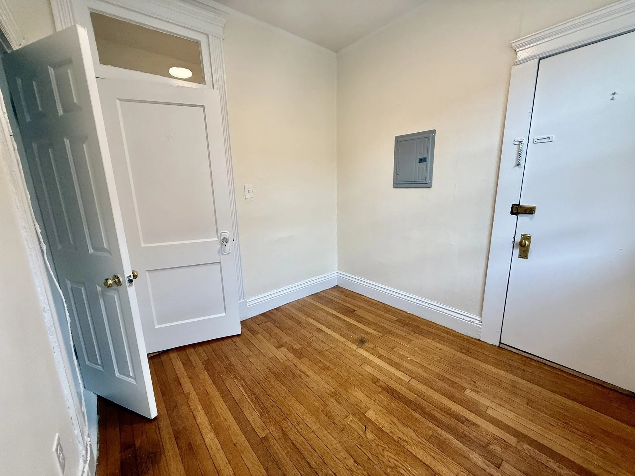 3 bed, 1 bath apartment for rent at 1959 Commonwealth Ave Unit 6, Brighton — photo 10 of 12