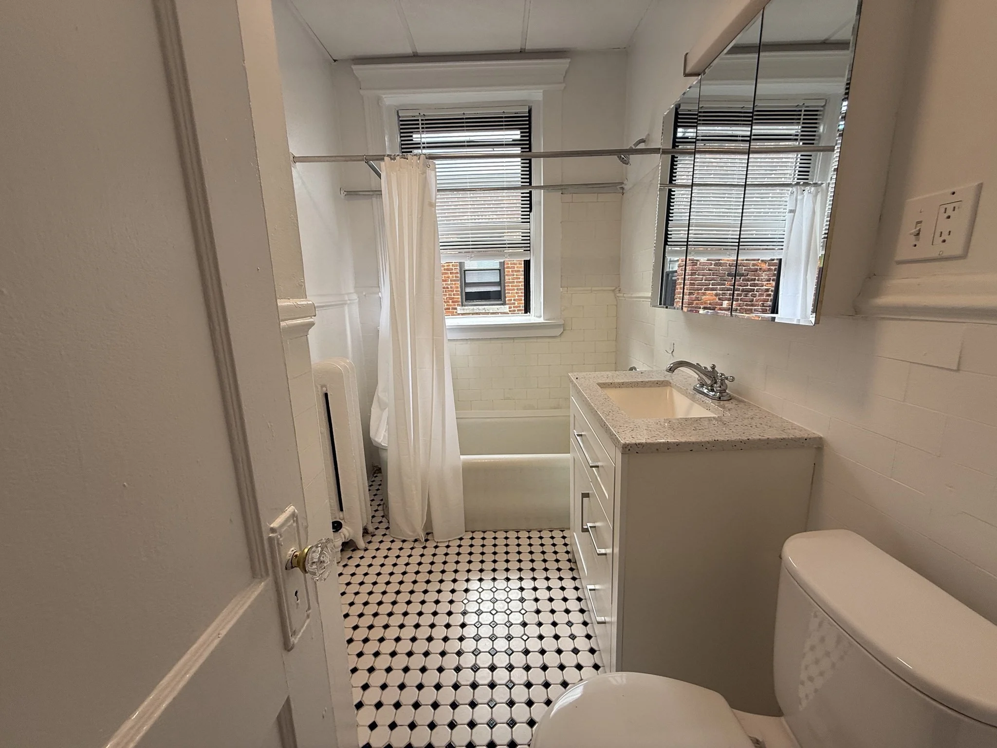 3 bed, 1 bath apartment for rent at 1959 Commonwealth Ave Unit 6, Brighton — photo 11 of 12