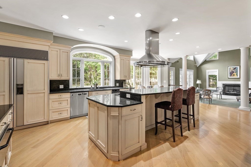 4 bed, 4+ bath apartment for rent at 196 Bridle Trail Rd, Needham — photo 4 of 16