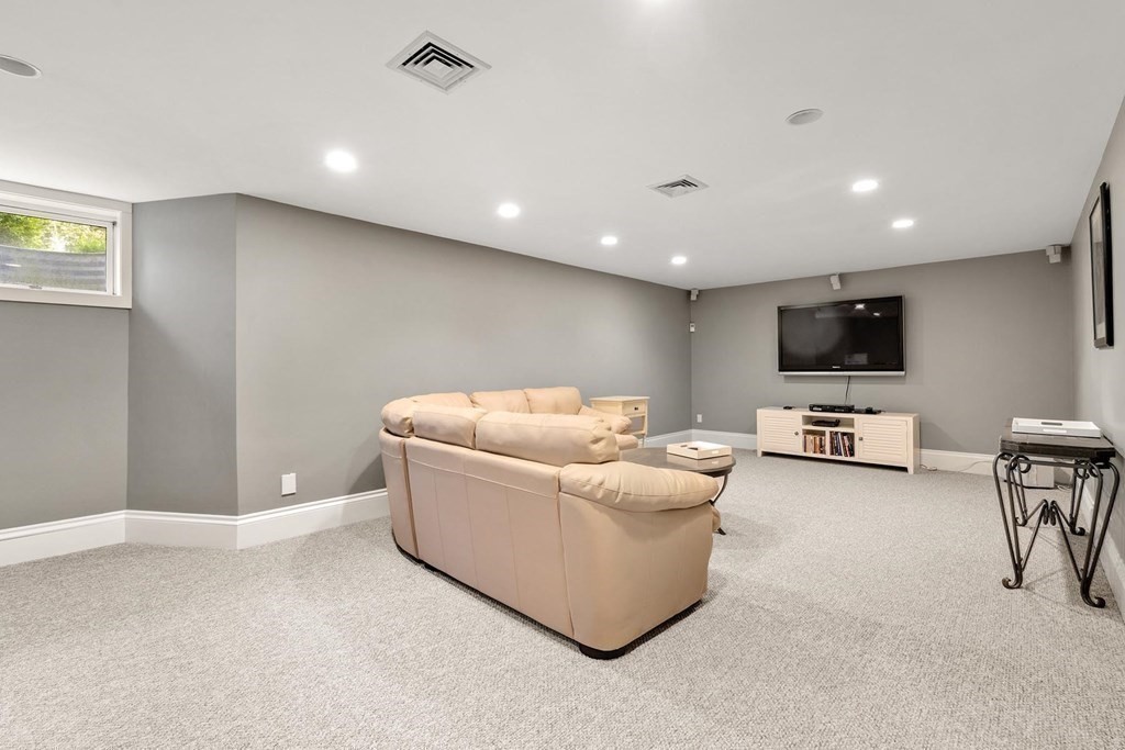 4 bed, 4+ bath apartment for rent at 196 Bridle Trail Rd, Needham — photo 14 of 16
