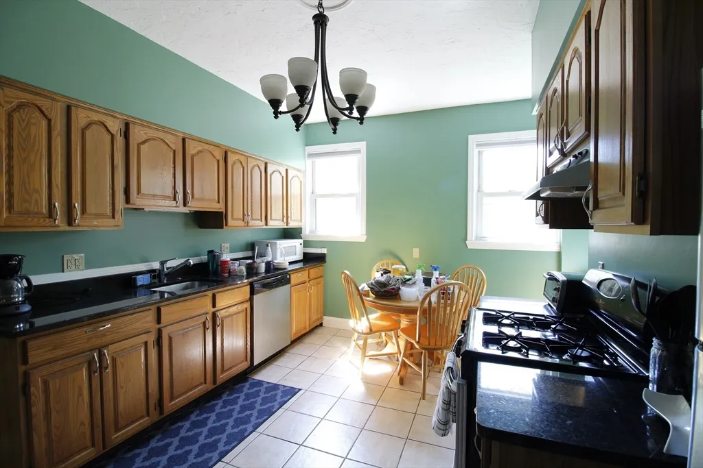 3 bed, 2.5 bath apartment for rent at 196 Dorchester St Unit 196, South Boston — photo 5 of 16
